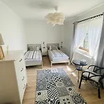 Relax Na Statku U Orlicke Prehrady Apartment *