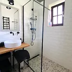 Relax Na Statku U Orlicke Prehrady Apartment *