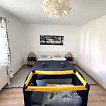 Relax Na Statku U Orlicke Prehrady Apartament *