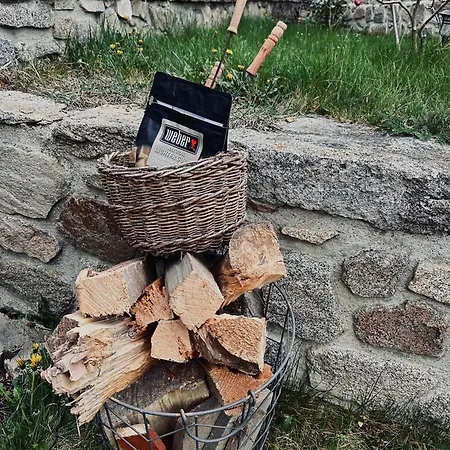 Relax Na Statku U Orlicke Prehrady Apartment *